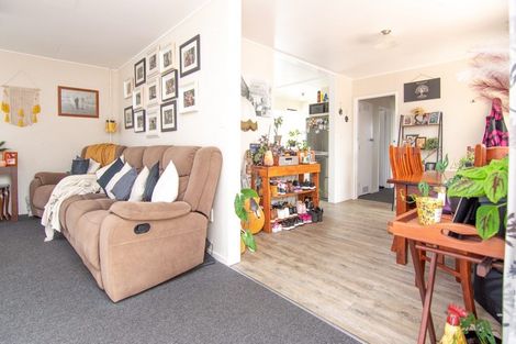 Photo of property in 6 Robinson Crescent, Westbrook, Palmerston North, 4412