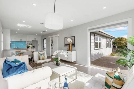 Photo of property in 48 Dale Crescent, Pakuranga, Auckland, 2010