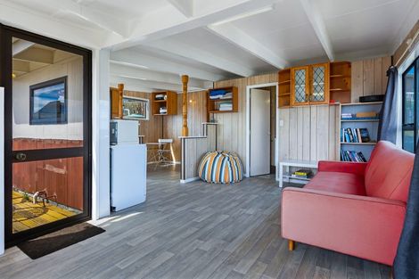 Photo of property in 20 Leslie Road, Cable Bay, 0420