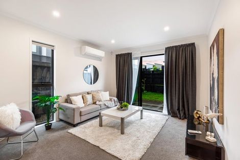 Photo of property in 9 Jagoda Road, Westgate, Auckland, 0614