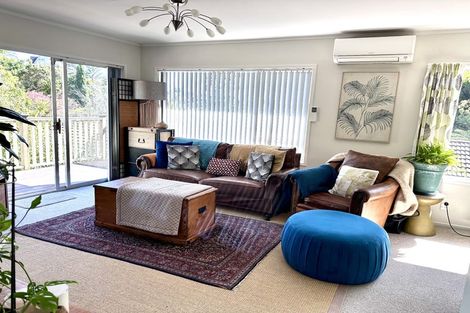 Photo of property in 2/20 Malters Place, Browns Bay, Auckland, 0630