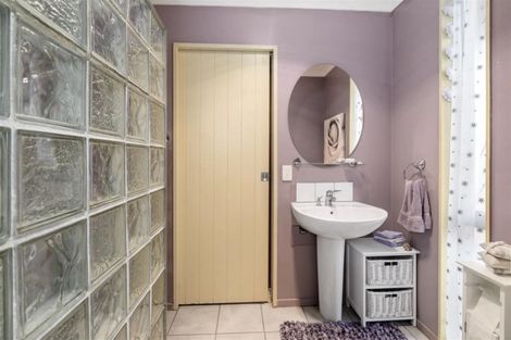 Photo of property in 2 Caulfield Place, Pukehangi, Rotorua, 3015