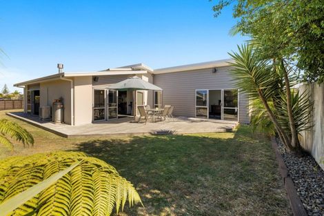 Photo of property in 6 Coutts Street, Papamoa Beach, Papamoa, 3118