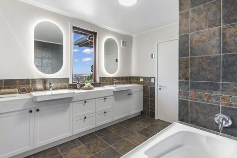 Photo of property in 162 Greenhithe Road, Greenhithe, Auckland, 0632