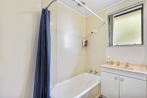 Photo of property in 2/8 Inca Place, Red Hill, Papakura, 2110