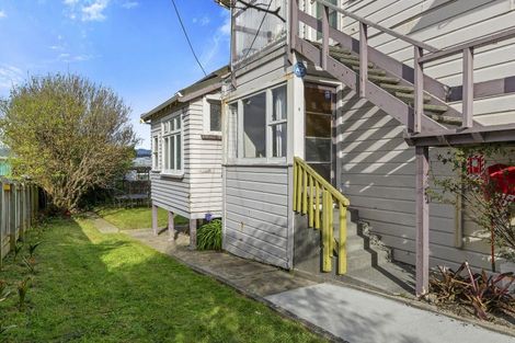 Photo of property in 87 Queens Drive, Lyall Bay, Wellington, 6022