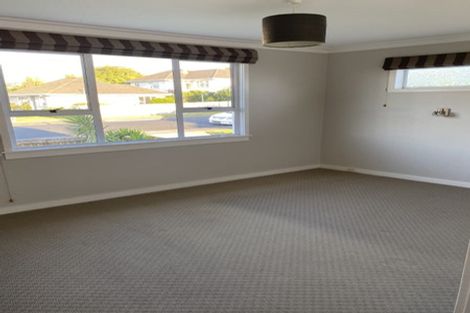 Photo of property in 63 Wallath Road, Westown, New Plymouth, 4310
