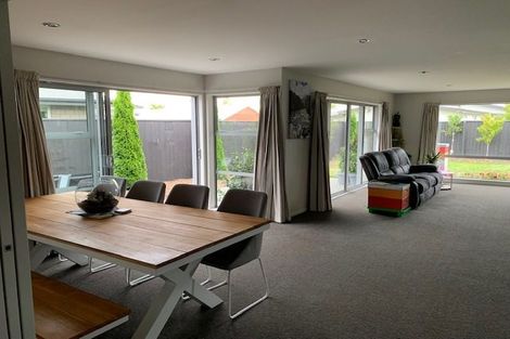 Photo of property in 40 Little Oaks Drive, Yaldhurst, Christchurch, 8042