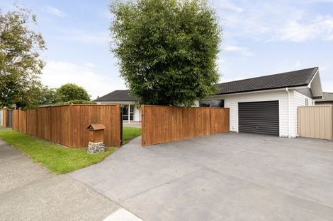 Photo of property in 114 Avondale Road, Taradale, Napier, 4112