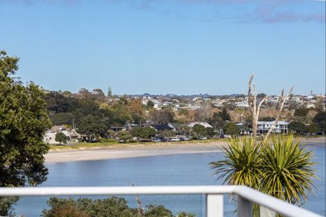 Photo of property in 24 The Crescent, Tindalls Beach, Whangaparaoa, 0930
