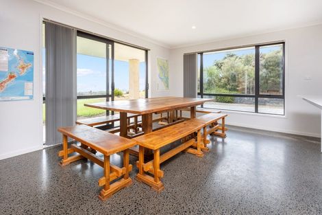 Photo of property in 103 Mcleod Road, South Head, Helensville, 0874