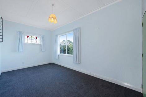 Photo of property in 15 Sutherland Crescent, Melrose, Wellington, 6023