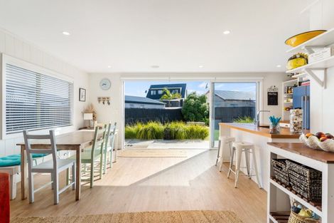 Photo of property in 135 Mayfair Avenue, Whangamata, 3620