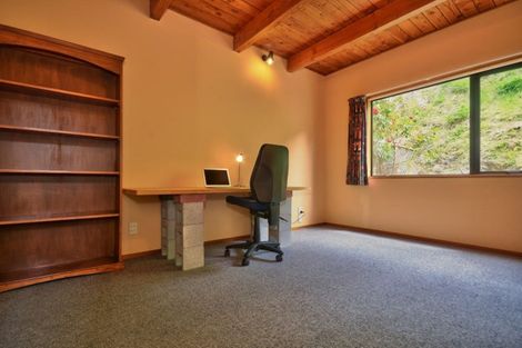 Photo of property in 116a Wynyard Crescent, Fernhill, Queenstown, 9300