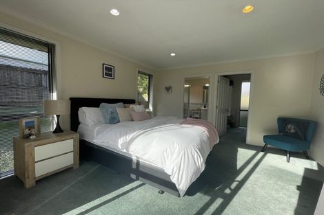 Photo of property in 102 Armoy Drive, East Tamaki, Auckland, 2016