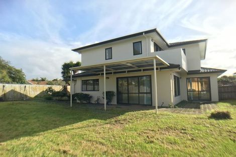 Photo of property in 32 Riverstone Road, Te Atatu Peninsula, Auckland, 0610