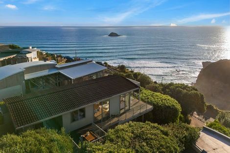 Photo of property in 42 Waitea Road, Muriwai, Waimauku, 0881