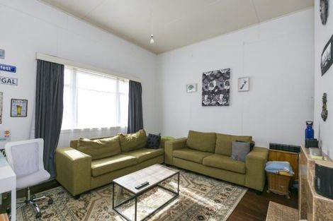 Photo of property in 10 Burnell Avenue, Thorndon, Wellington, 6011