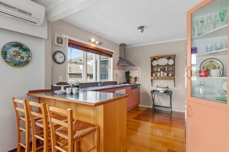 Photo of property in 1/10 Knights Road, Rothesay Bay, Auckland, 0630