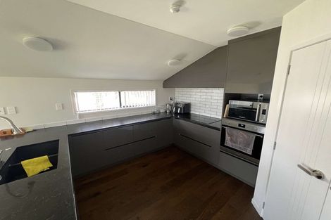 Photo of property in 8e Grenada Avenue, Forrest Hill, Auckland, 0620