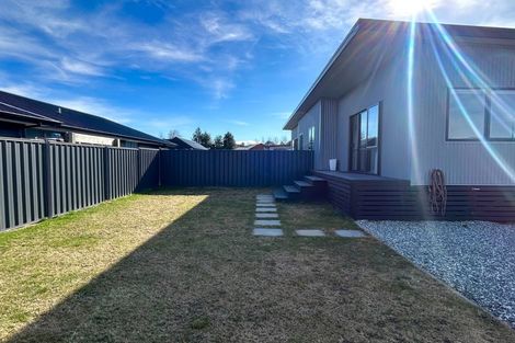 Photo of property in 11 Brewster Crescent, Lake Hawea, 9382
