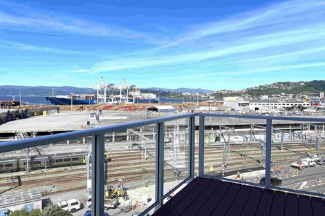 Photo of property in Endeavour Apartments, 4/125 Thorndon Quay, Pipitea, Wellington, 6011