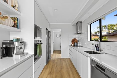 Photo of property in 4 Brampton Road, Snells Beach, 0920