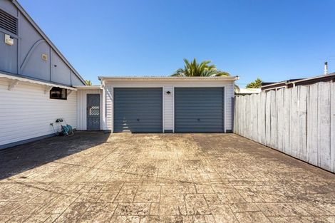 Photo of property in 2/10 Wilford Street, Wallaceville, Upper Hutt, 5018