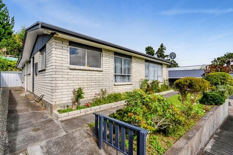 Photo of property in 15 Shaldon Crescent, Blagdon, New Plymouth, 4310