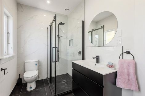 Photo of property in 56 Eden Street, Island Bay, Wellington, 6023