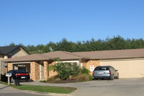 Photo of property in 14 Mediterranean Way, Goodwood Heights, Auckland, 2105