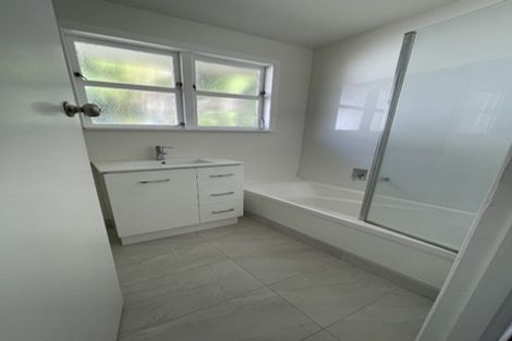 Photo of property in 60 Colwill Road, Massey, Auckland, 0614