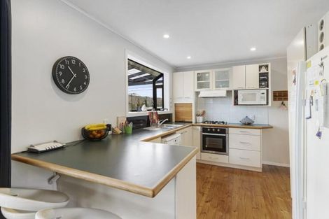 Photo of property in 20 Bertram Road, Kawakawa Bay, 2585