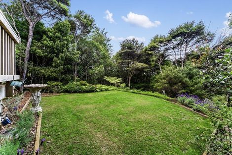 Photo of property in 4 Kereru Grove, Greenhithe, Auckland, 0632