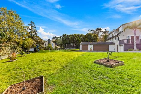 Photo of property in 15a Whangaparaoa Road, Red Beach, 0932