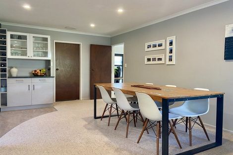 Photo of property in 52 James Cook Street, Havelock North, 4130