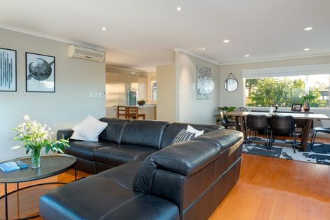 Photo of property in 2/35 Kowhai Road, Mairangi Bay, Auckland, 0630
