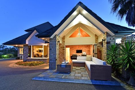 Photo of property in 124 Vaughans Road, Long Bay, Albany, 0792