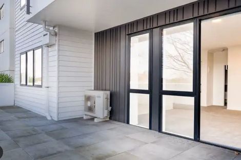 Photo of property in 1/130 Stancombe Road, Flat Bush, Auckland, 2016