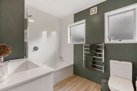 Photo of property in 1/7 Neptune Avenue, Beach Haven, Auckland, 0626