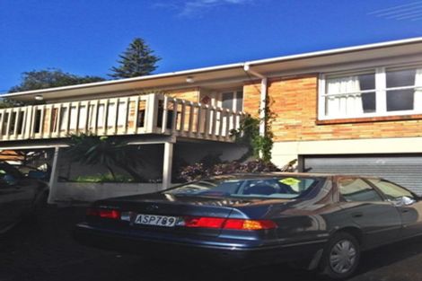 Photo of property in 2/5 Downing Street, Glenfield, Auckland, 0629