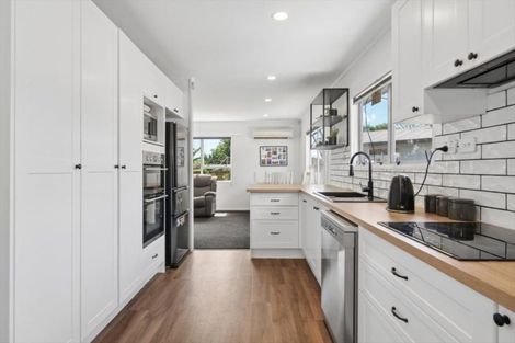 Photo of property in 12 Conifer Place, Te Puke, 3119