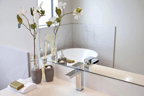 Photo of property in 4 Malbec Place, Huapai, Kumeu, 0810