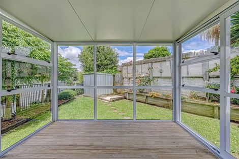 Photo of property in 4 Bacot Place, Howick, Auckland, 2014