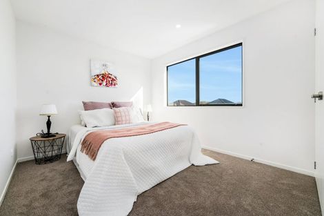 Photo of property in 17 Woven Place, Karaka, Papakura, 2113