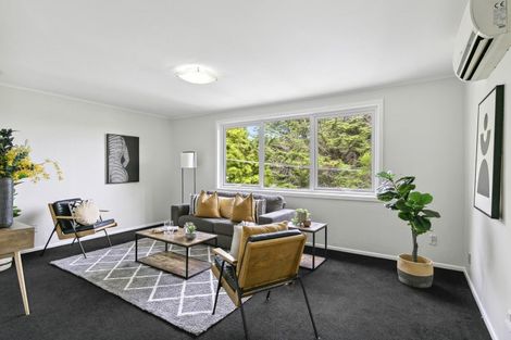 Photo of property in 13 Lomond Street, Newlands, Wellington, 6037