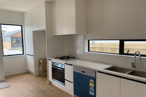 Photo of property in 11 Kairakau Street, Takanini, 2110