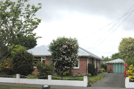 Photo of property in 35 Liverton Crescent, Bishopdale, Christchurch, 8053
