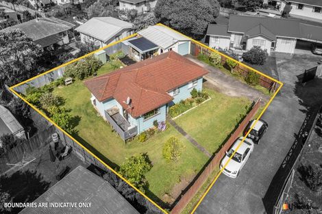 Photo of property in 12 Hinerau Street, Henderson, Auckland, 0612