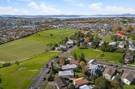 Photo of property in 26 Beauchamp Drive, Massey, Auckland, 0614